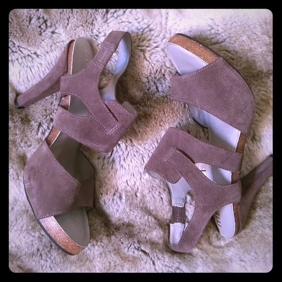 me too Shoes - Me Too leather sandals sz 8.5 NEW